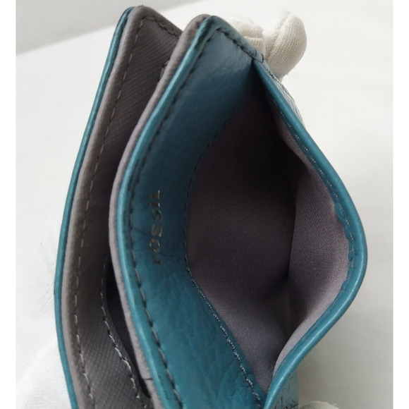 Fossil Blue Leather Credit Card ID Window Bifold Square Wallet - Picture 9 of 16